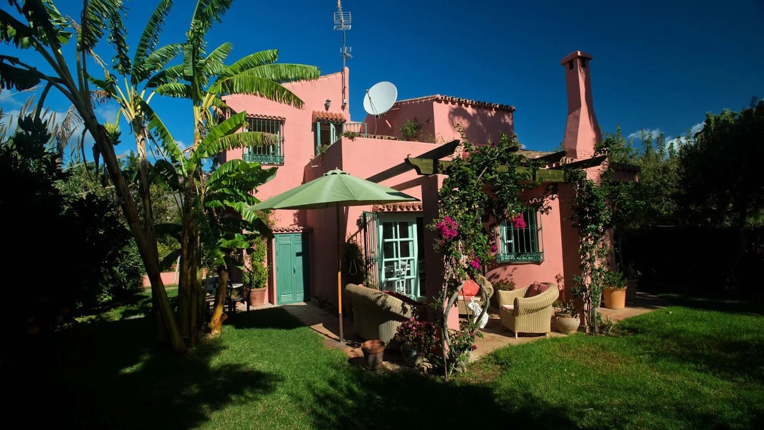 Estepona · Villa 4 dorm · 2 baños